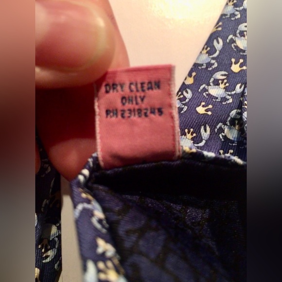 RARE Blue King Crab Pattern Vineyard Vines Mens Silk Tie - Picture 7 of 10